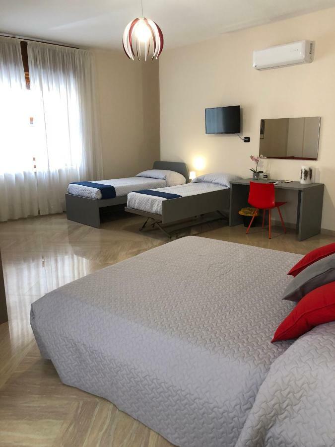 Alojamento de Acomodação e Pequeno-almoço Napoli City Inn Nápoles