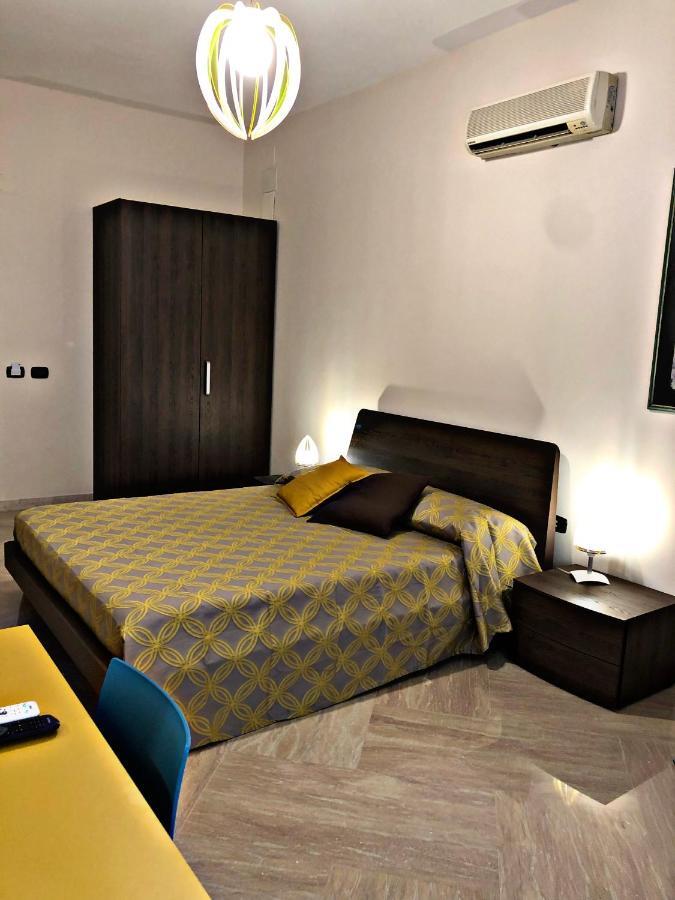 Napoli City Inn Nápoles